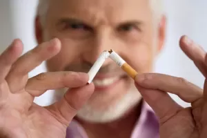 Як кинути курити у літньому віці