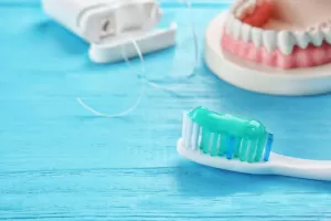 Уход за зубным протезом